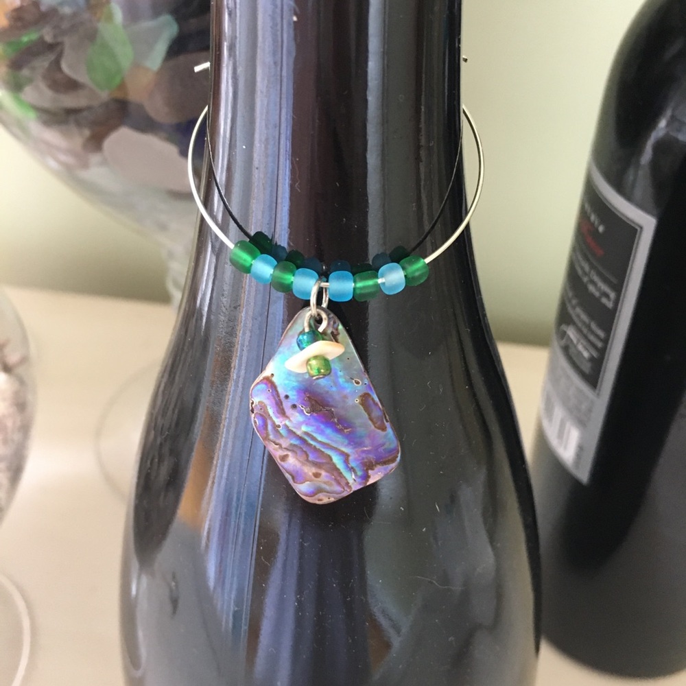 🌴Abalone shell wine bottle charm